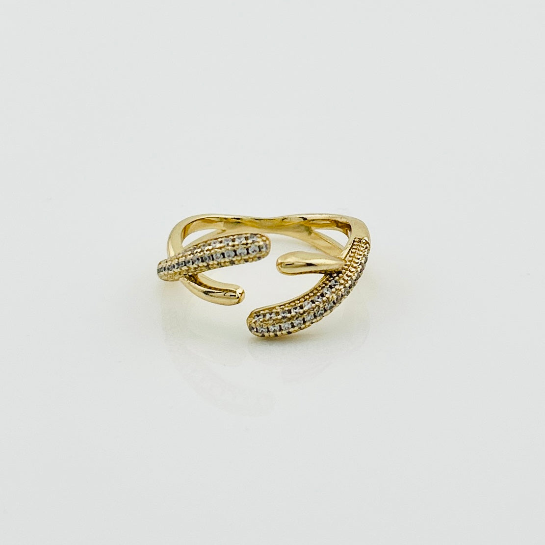 Sophisticated Gold-Plated Ring with Curved Design