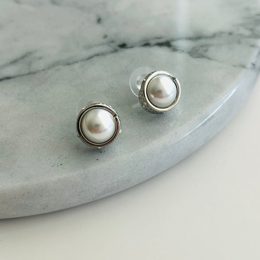 Sterling Silver Stud Earrings with Simulated Pearl and Crystal Accents – Elegant and Classic Design