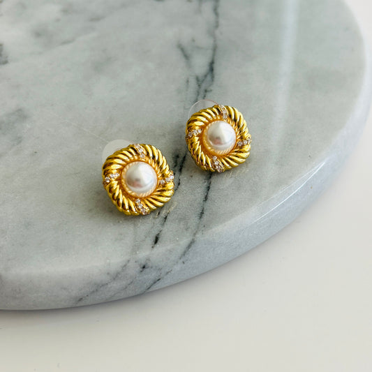 Gold-Plated Sterling Silver Rope-Style Stud Earrings with Simulated Pearl Center – Classic and Elegant Design