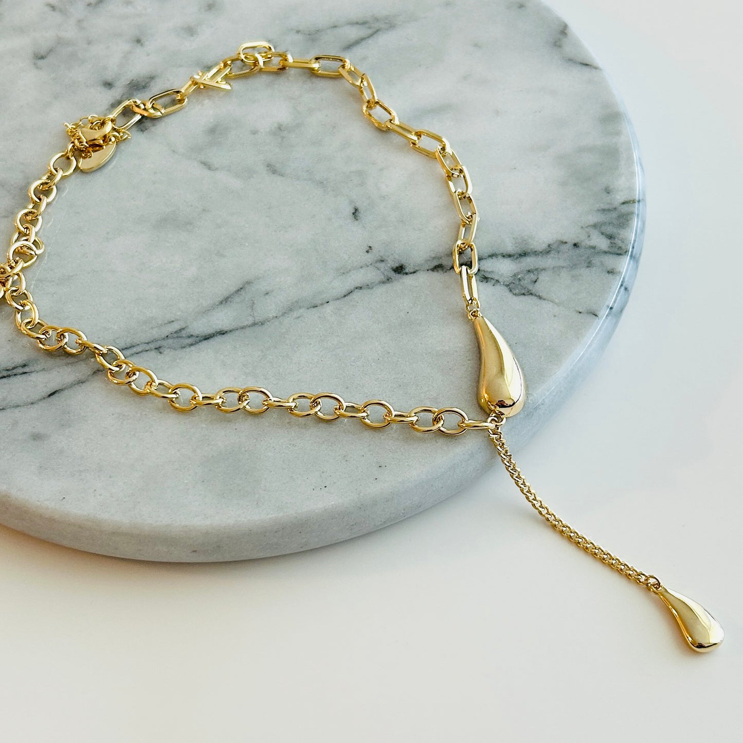 Gold-Plated Adjustable Chain Necklace with Teardrop Pendant – 45+5 cm