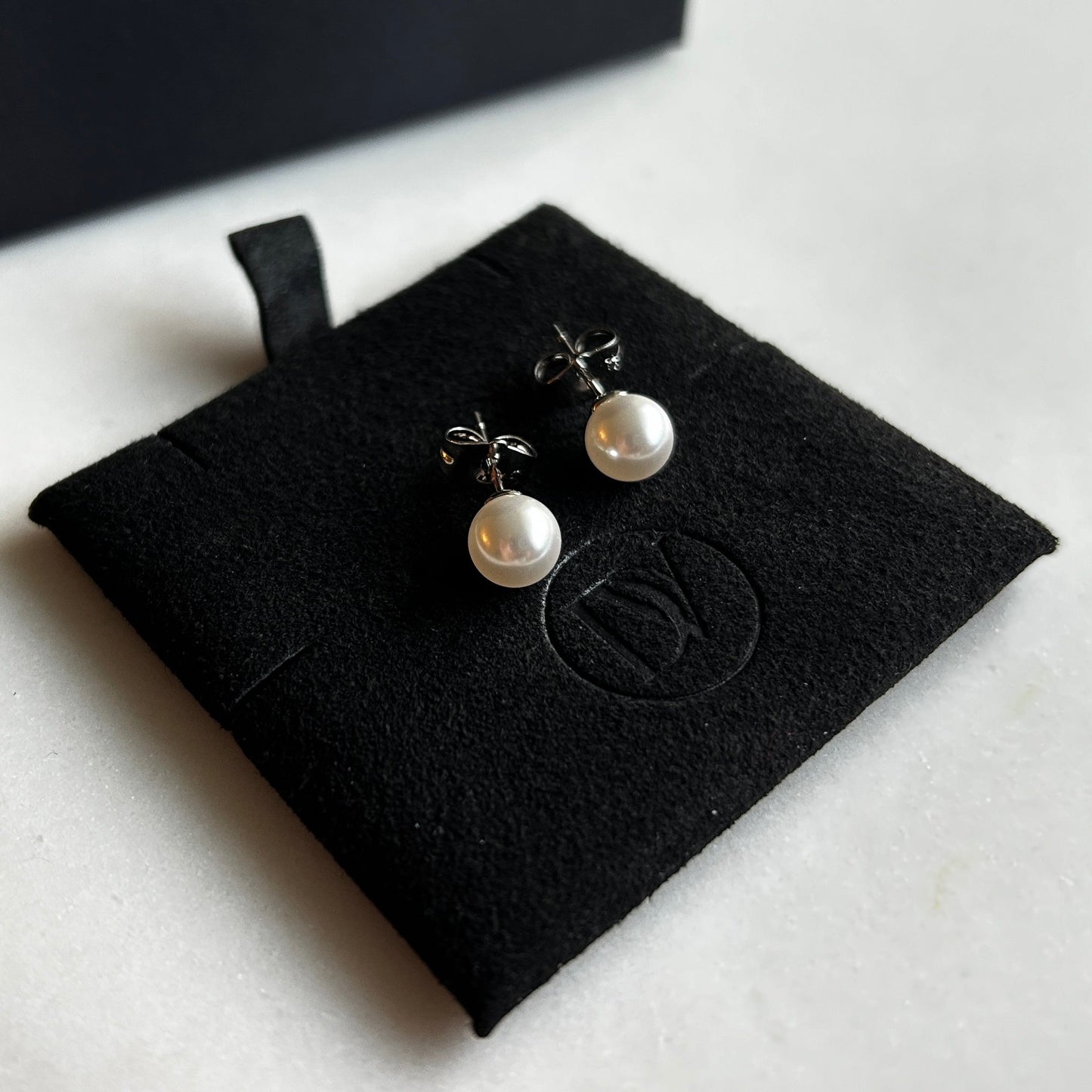 Classic Pearl Stud Earrings for Women – Elegant, Simple, and Versatile Jewelry Piece