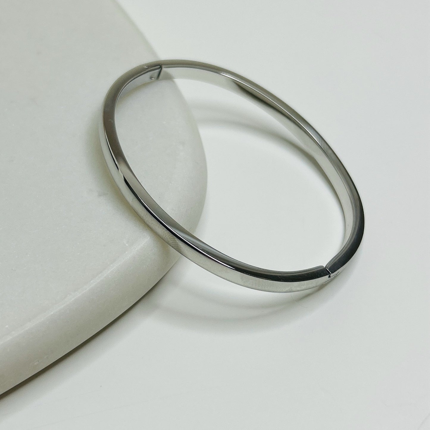 Minimalist Polished Bangle Bracelet – Stainless Steel