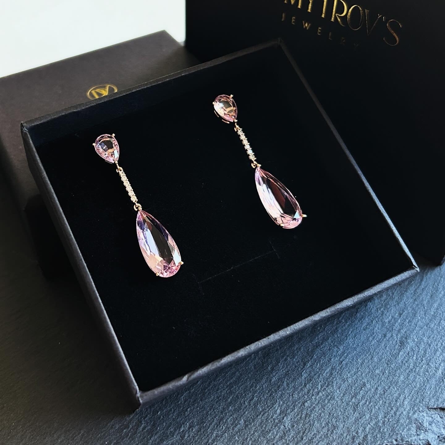 Gold-Plated Drop Earrings with Pink Crystal – Elegant Statement Jewelry