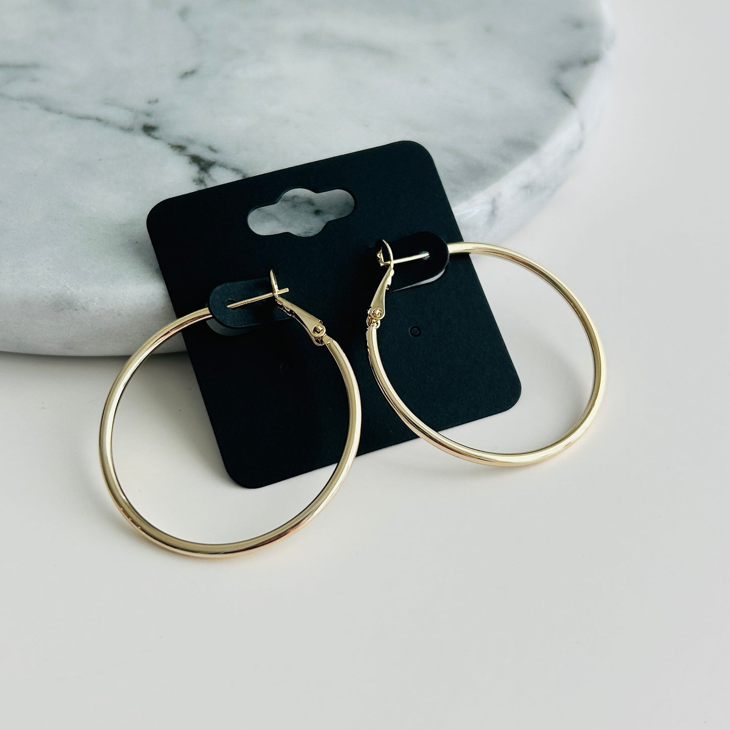 Classic Gold Hoop Earrings – Timeless Elegance