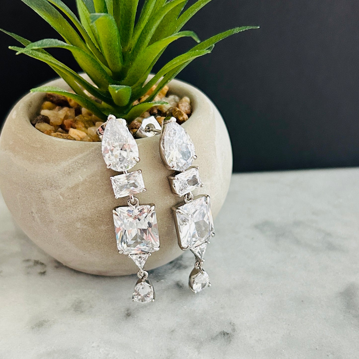 Radiant Multi-Cut Crystal Drop Earrings – Perfect for Special Occasions