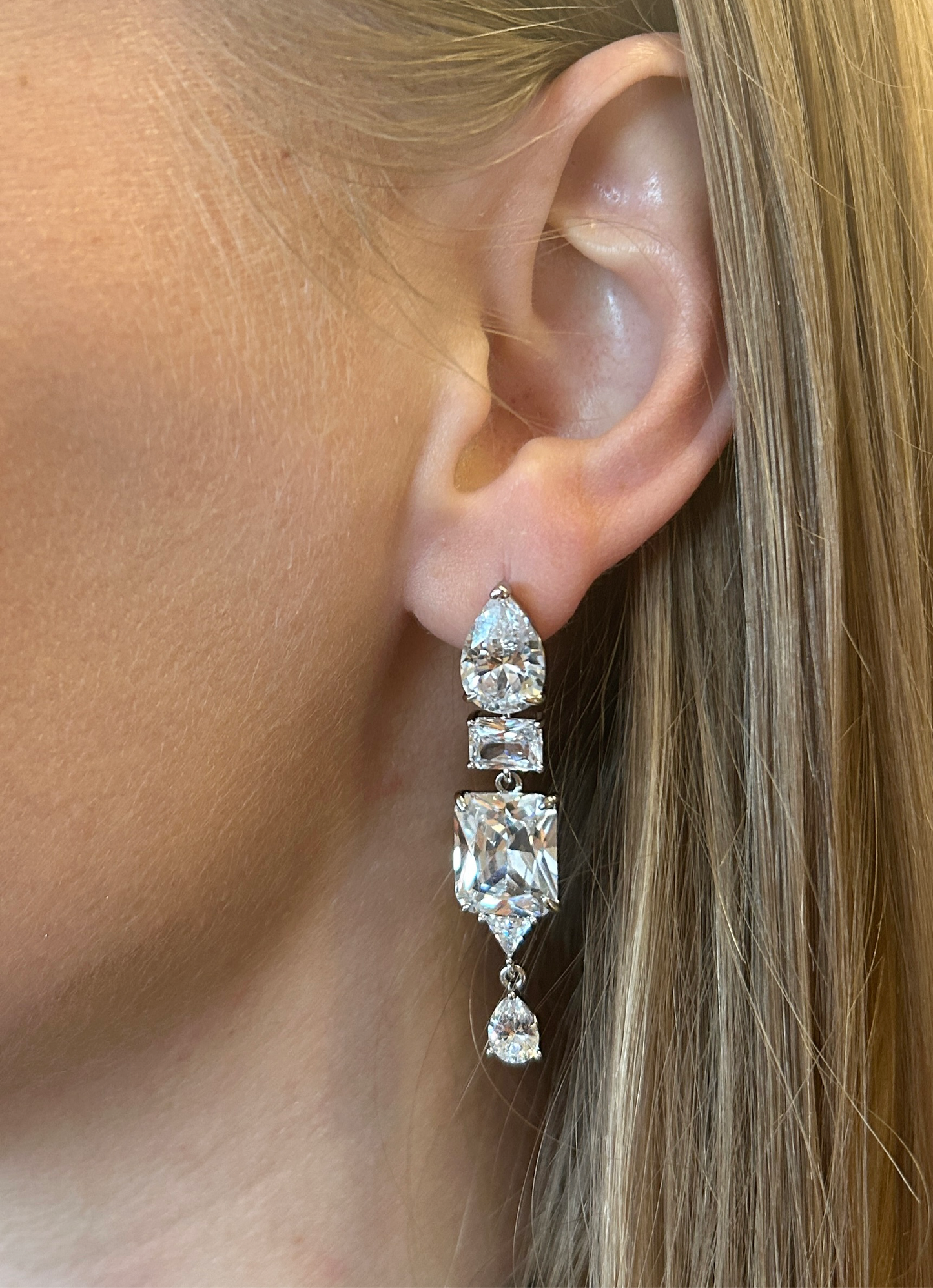 Radiant Multi-Cut Crystal Drop Earrings – Perfect for Special Occasions